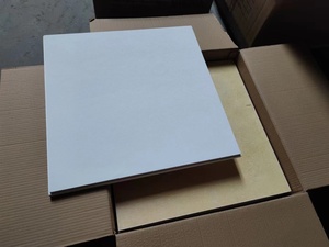 Tuiles <span class=keywords><strong>de</strong></span> plafond acoustiques modernes en <span class=keywords><strong>laine</strong></span> <span class=keywords><strong>de</strong></span> <span class=keywords><strong>verre</strong></span> carrée, ignifuges, en fibre <span class=keywords><strong>de</strong></span> <span class=keywords><strong>verre</strong></span>, ISO 9001:2008, isolation thermique avec boîte en carton - Product Image 5