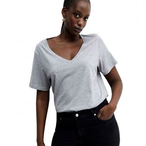 T-shirt col en V personnalisé pour femmes 230 Gsm 220 Gsm 100 T-shirt en coton biologique T-shirt uni pour impression - Product Image 1