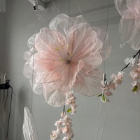 Grande fleur artificielle géante en organza rose à suspendre au plafond pour la décoration de toile de fond de mariage, vitrine de centre commercial, grande fleur en soie