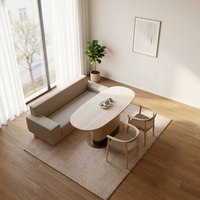 Ensemble de chambre d'hôtel moderne avec tête de lit capitonnée, lit king size, banc de fenêtre en bois clair et ensemble de salon, qualité commerciale pour appartement