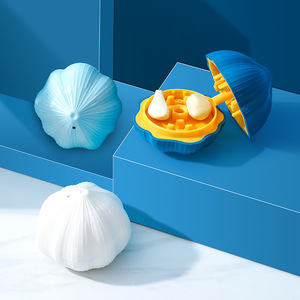 Kitchen Gadgets Cute Household Garlic Shape Plastic Manual Rotary Grinding Garlic Press Mini Chopper For Chili ginger and Garlic - Product Image 4