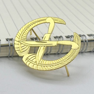 Logotipo personalizado de fábrica estampado sombrero dorado Pin de solapa insignia DISEÑO DE Metal ahueca hacia fuera tapa de rama de olivo accesorio insignia uniforme emblema - Product Image 6