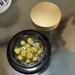 Crème hydratante pour le visage anti-rides, rajeunissante et éclaircissante à l'acide hyaluronique et à l'acide mandélique coréen 55g - Product Image 2