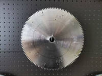 Hoja de sierra circular soldada de alta frecuencia industrial profesional de 12 "para tablero de densidad de madera contrachapada de melamina-OEM disponible