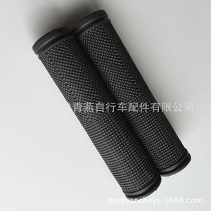 Poignées de guidon de vélo de montagne 22,2 mm en caoutchouc souple noir antidérapant - Product Image 2