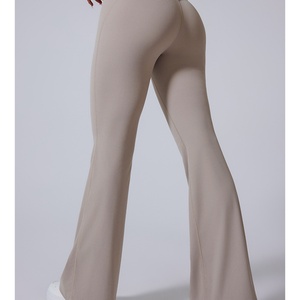 Leggings Cortos de Yoga de Cintura Alta Personalizados para Otoño/Invierno, Diseño de Cintura Cruzada, Estampado de Cadera de Durazno, Cintura Elástica - Product Image 4
