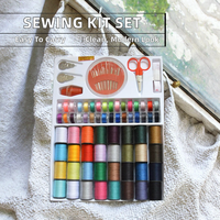Kit de couture portable et durable en plastique carré simple de 25 cm avec aiguille et fil pour la maison