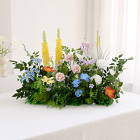 Composition florale artificielle colorée faite à la main pour décoration d'allée de mariage/événement, idéale pour la Saint-Valentin/Noël - Vente en gros