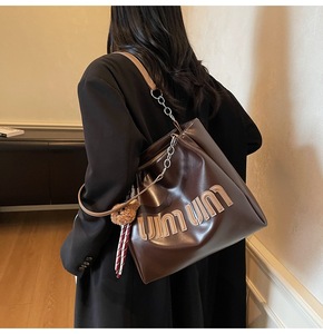 Sac fourre-tout tendance et polyvalent, grande capacité, sac à bandoulière décontracté pour femme, sac à main haut de gamme pour femme - Product Image 6