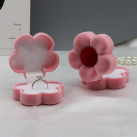 Boîte à bijoux mignonne en forme de petite fleur pour bagues, colliers et boucles d'oreilles, en plastique et velours, avec fermeture à charnière, logo personnalisé, vente en gros de bijoux