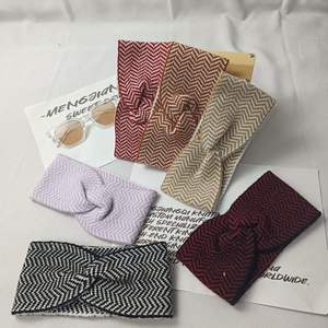 Diadema deportiva de otoño e invierno para mujer, diadema de lana de punto de pata de gallo Retro, diadema elegante de banda ancha en blanco y negro - Product Image 4