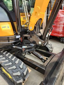 2.5 Ton Excavator Engine 5 EPA Certificate Openable Front Window HT25 - Product Image 5