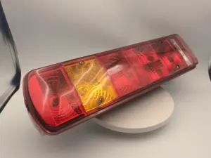 Nouveautés d'usine 3 en 1 couleurs Tailer HOWO indicateur d'avertissement arrière lampe à LED avec feu arrière de camion de frein