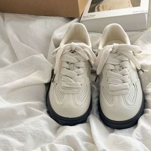 Chaussures de marche respirantes et légères printemps-été 2025 – Nouveau style baskets décontractées sportives rétro à lacets - Product Image 2