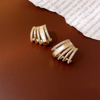 Offre Spéciale Design géométrique mode Micro diamant boucles d'oreilles femmes haut de gamme français Zircon griffe plusieurs rangées C forme boucles d'oreilles