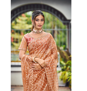 Sari de Soirée de Luxe en Satin Fantaisie Abhi, Tenue de Créateur Perlée Faite à la Main, Style Ethnique Élégant - Product Image 2