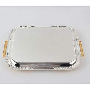 Transport facile des aliments et des boissons, plateaux de service modernes et élégants en métal - Product Image 5