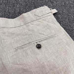 Pantalones de <span class=keywords><strong>Lino</strong></span> Plisados para <span class=keywords><strong>Hombre</strong></span>, Estilo Gurkha, con Ajustador Lateral en la Cintura, Cierre de Pestaña, Doble Pliegue, Pantalones de Vestir Relajados, Venta al Por Mayor, Personalizados, OEM - Product Image 3