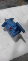 Pompe à piston hydraulique 421AK01575B ADU080R33AA10C2700000020 0500CD0B 421 421AK ADU 16 cm de déplacement 0,5 CV 100 bars Diesel