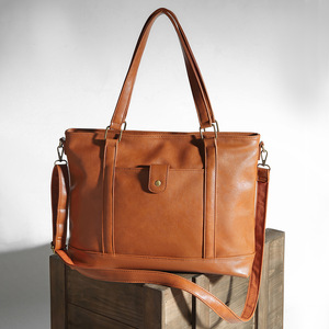 Sac fourre-tout en cuir PU grand format pour femme, style rétro européen et américain, fermeture ouverte, classique et indépendant - Product Image 3