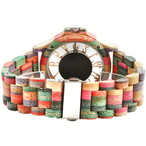 Montre-bracelet tendance pour femme à grand cadran, mouvement à quartz, bracelet en bois coloré, cadran squelette ajouré, style décontracté et mode - Product Image 3