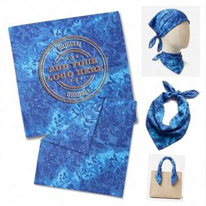 Bandana en coton classique bleu vif, doux, personnalisé, idéal pour les tenues en jean pour une ambiance vintage - Product Image 1