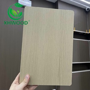 <span class=keywords><strong>5mm</strong></span> 1.22m * 2.44m 650kg/m³ Panneau en <span class=keywords><strong>fibre</strong></span> de bambou Film PVC <span class=keywords><strong>Couche</strong></span> de co-extrusion de troisième génération et Film PET à noyau WPC jaune peut choisir - Product Image 3