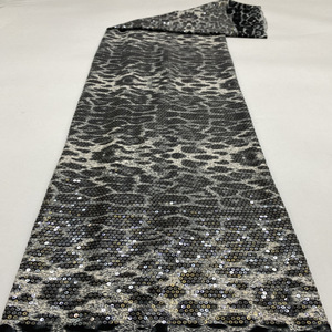 Sẵn Sàng Để Tàu Sang Trọng 5Mm Rõ Ràng Sequins Leopard Thêu Vải Cho Phụ Nữ Ăn Mặc - Product Image 1