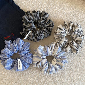 ยางรัดผมลายทางสีฟ้าสไตล์ฝรั่งเศสแบบเกาหลีสำหรับผู้หญิง - Product Image 1