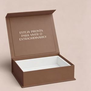 Caja Magnética Personalizada para Sombrero Fedora CRD con Grabado y Brillo, Caja de Regalo de Papel Rígido Reciclable, Tamaño Grande, Color Personalizado - Product Image 1
