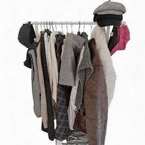 Abbigliamento Invernale da Donna di Seconda Mano Scontato, Liquidazione Inventario e Smaltimento di Rimanenze - Product Image 3