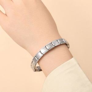 Bracelet de Luxe Personnalisé en Acier Inoxydable pour Femme et Homme, Bracelet et Jonc à Breloques Italiennes pour Hommes et Femmes - Product Image 5