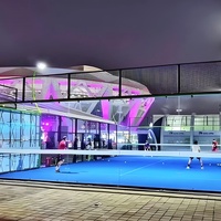 Court de Padel et Tennis d'Extérieur Panoramique Standard, Fournisseur de Terrains de Lux Grass Intérieur et Extérieur, Vente en Gros de Raquettes de Padel et Tennis, Prix Compétitifs