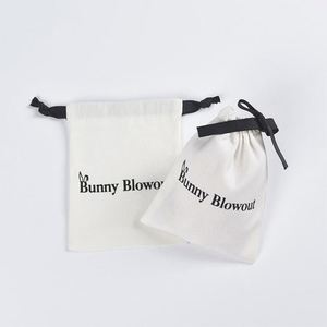 Sac cadeau en toile noire à cordon de serrage, petit format, avec logo personnalisé imprimé, pour maquillage, bijoux, pochette en coton réutilisable - Product Image 2