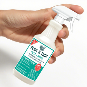 Pulverizador antipulgas y garrapatas <span class=keywords><strong>para</strong></span> perros, gatos y hogar, tratamiento de prevención de control de garrapatas con aceites esenciales naturales, madera de cedro - Product Image 1