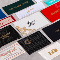 Étiquettes de col avec logo tissé en relief 3D personnalisées pour vêtements Étiquettes de cou en tissu à bords découpés au laser