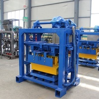 Machine à blocs manuelle QT40-2 économique et facile à utiliser pour la fabrication de briques creuses en béton