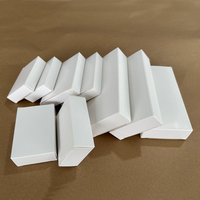 Petite boîte en carton universelle blanche avec doublure en mousse, impression couleur, logo personnalisé, emballage UV pour l'exposition de produits numériques 3C et d'épicerie