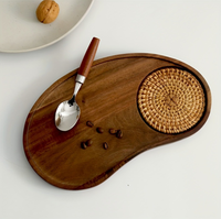 Plateau à noix de cajou en bois d'acacia, planche de service en bois massif avec dessous de verre gravé, cadeau écologique