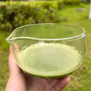 Cuenco Matcha de cristal de estilo artístico japonés con pico, batidor de cristal texturizado único, juego de regalo consciente para ceremonia del té