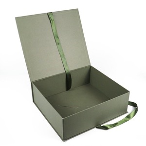 Boîtes en carton personnalisées avec logo, artisanat sur mesure, boîtes à bijoux pliantes magnétiques de luxe, emballage cadeau en papier avec ruban - Product Image 1