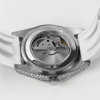 Montre Hip Hop Style Rapper Demi-Buste Entièrement Sertie de Moissanite VVS, Mouvement Miyota 8215, Acier Inoxydable 316L, Bracelet Caoutchouc, Étanchéité 5ATM