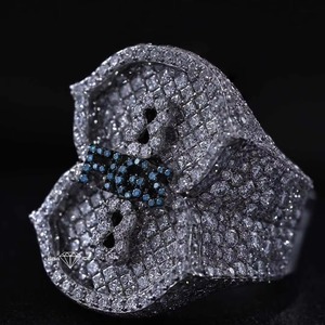 Anillo de diamantes personalizado de excelente calidad con diamante certificado, diseño de joyería elegante para bodas, novias y uso diario, en venta. - Product Image 6