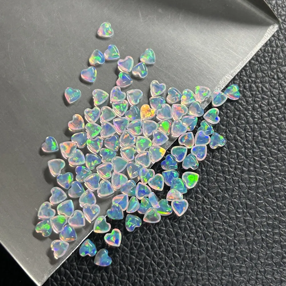 Kleine Größe OP534 Opal Herz mit flachem Boden Cabochon 4mm Herzform Opal stein