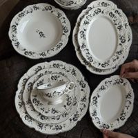 Lelyi Nieuwe Franse Retro Handgeschilderde Zwarte Rand Bloemmotief Reliëf Keramische Bord Exquise Afternoon Tea Dessert Bord