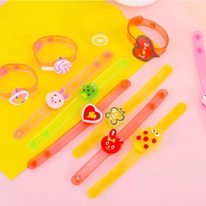 12/24 Piezas de Relojes LED Luminosos Divertidos para Niños, Regalo para Fiestas de Cumpleaños, Baby Shower, Relleno de Piñata, Halloween, Carnaval, Navidad, Regalo o Premio - Product Image 3