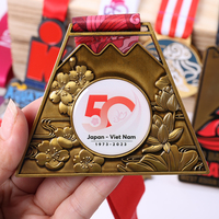 Vente en gros bon marché Trophées et médailles Lanyard Gold Award Marathon Running Custom Football Soccer Medal Lanyard
