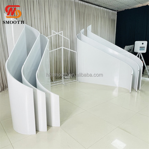 ฉากหลังงานแต่งงานทรงโค้งโลหะสีขาว พร้อมขาตั้งฉากหลังโลหะขนาดใหญ่ ดีไซน์สวยงาม - Product Image 5