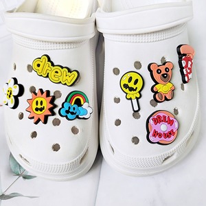 HY 2026 Venta al por mayor <span class=keywords><strong>Justin</strong></span> Bieber Zapatos de PVC suave con diseño de flor y hebilla de dibujos animados para niños - Product Image 2
