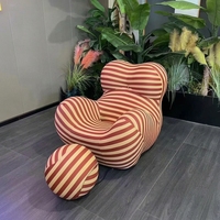 Disponible en Formato Compacto, Sofá Reclinable Individual Estilo Italiano "Abrazo de Mamá" para Hoteles y Salas de Estar
